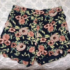scalloped floral high waisted shorts